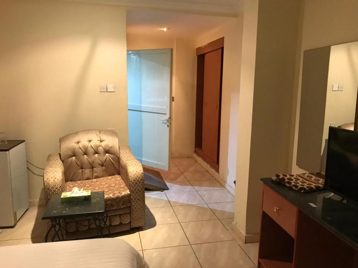 Al Aziziyah Hotel And Suites Khamis Mushait Exterior photo